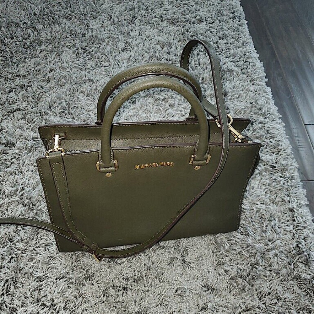 MK authentic Selma Sachel